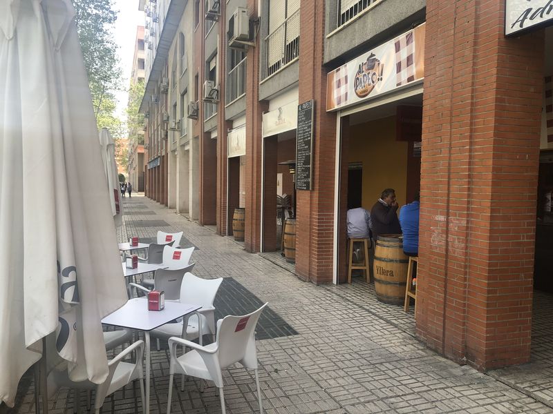 Perfecto para las mañanas calurosas del verano , el sitio , para relajarte y pasar un buen rato ! 