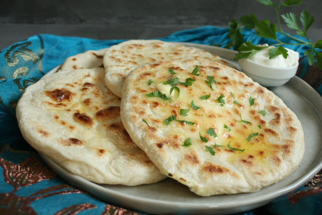 Naan Keema (Pain au fromage avec viande hachée)