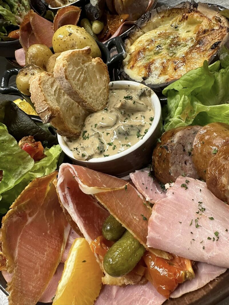 L’assiette dégustattion camembert rôti au miel D' Ornans