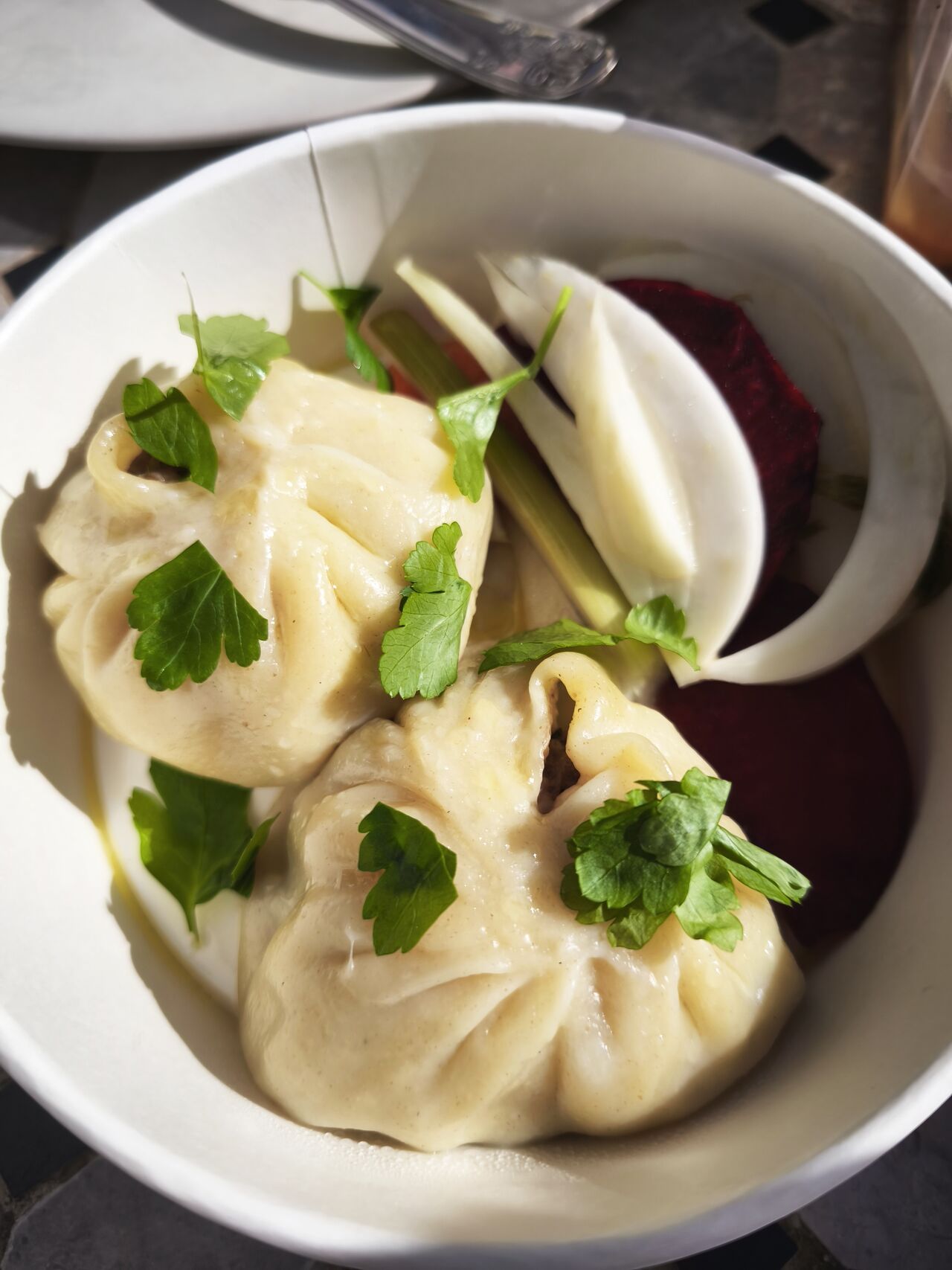 Buuz-mantis ravioles à la vapeur