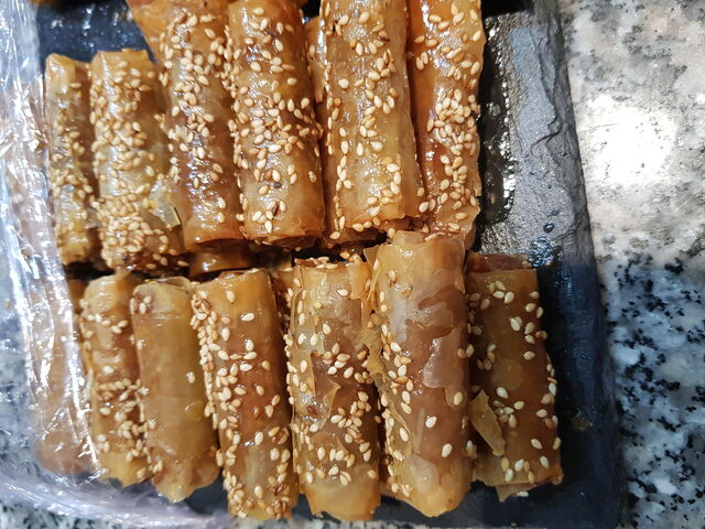 CIGARE CACAHOUETE
GRAINES DE SESAME,CACAHOUETE,FLEUR D'ORANGER,BEURRE
1,00 EURO/PIECE 25 EUROS LE KILO SUR COMMANDE