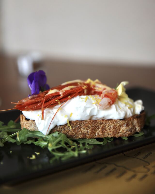 -- BRUSCHETTA DI GAMBERO ROSSO --