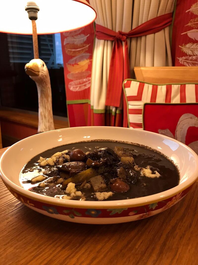 Czarnina z lanymi kluseczkami 