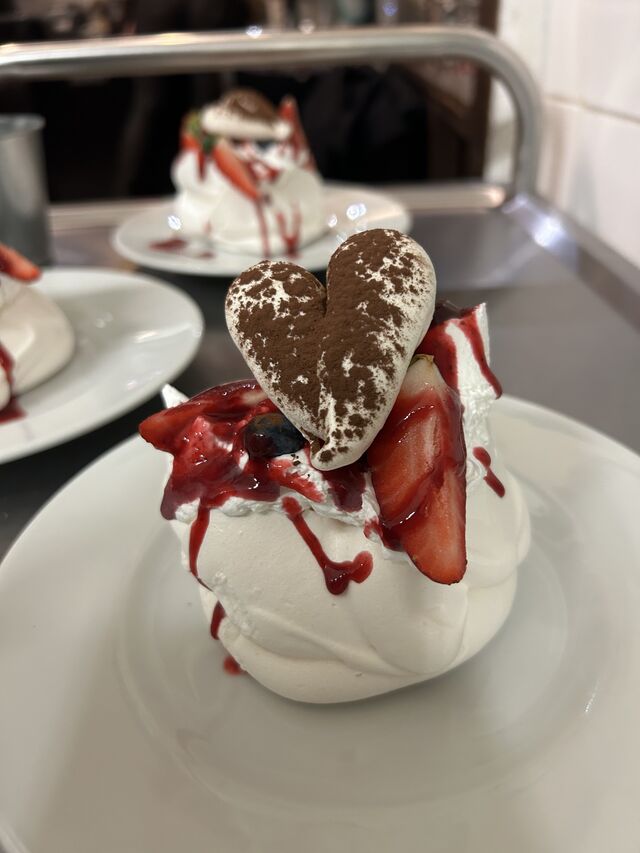 PAVLOVA FRUTTI DI BOSCO