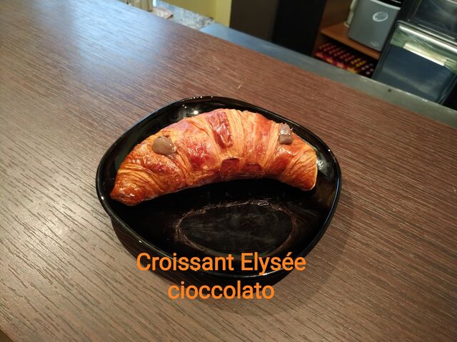 Cornetto Elysée con crema al cioccolato dark