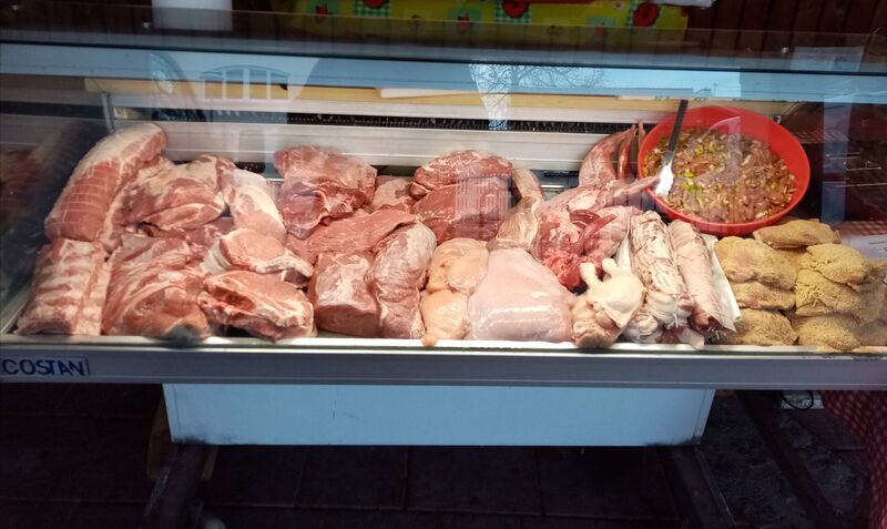 N'hésitez à pousser la porte de notre magasin .....