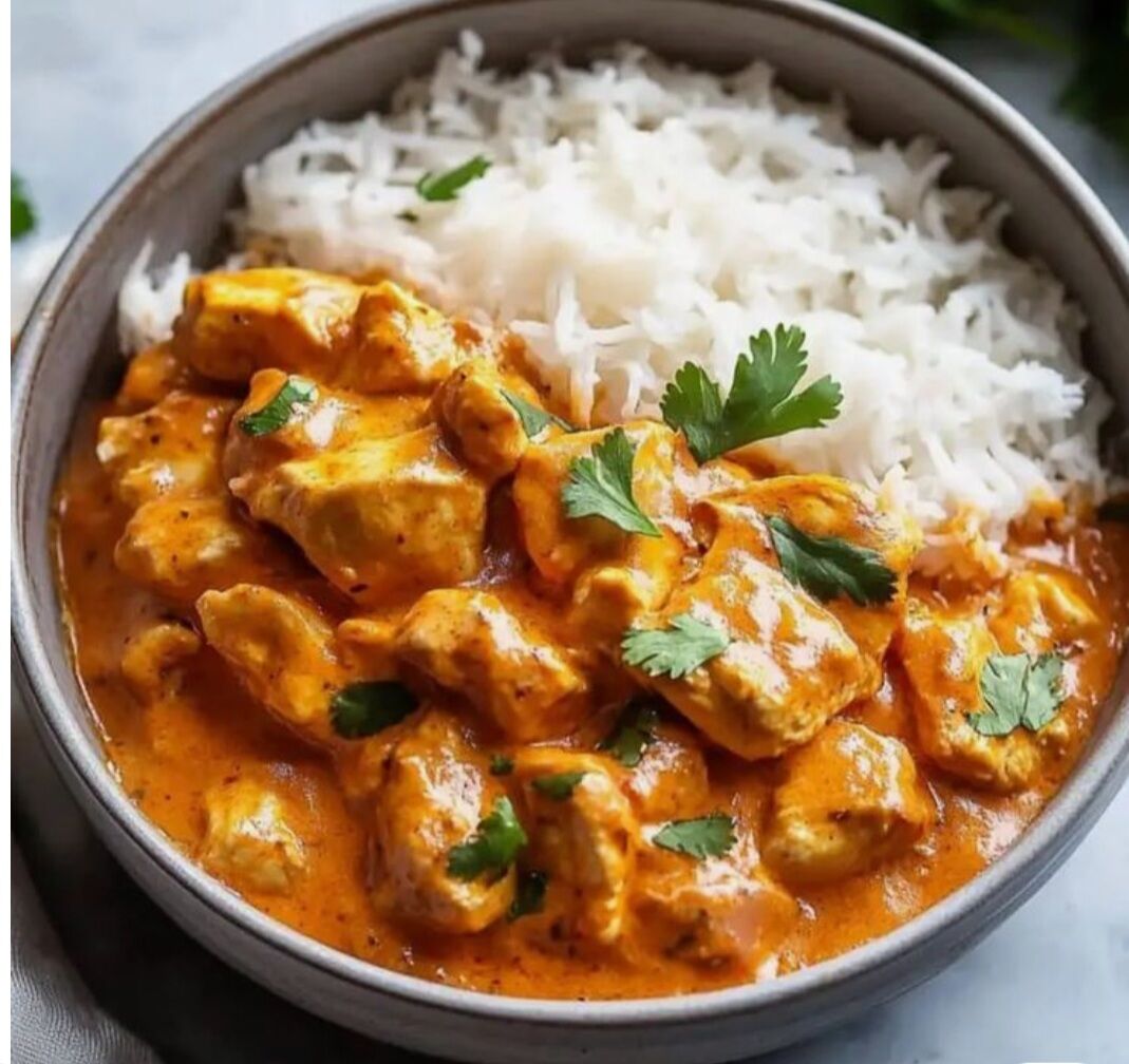 Riz blanc et poulet au curry 