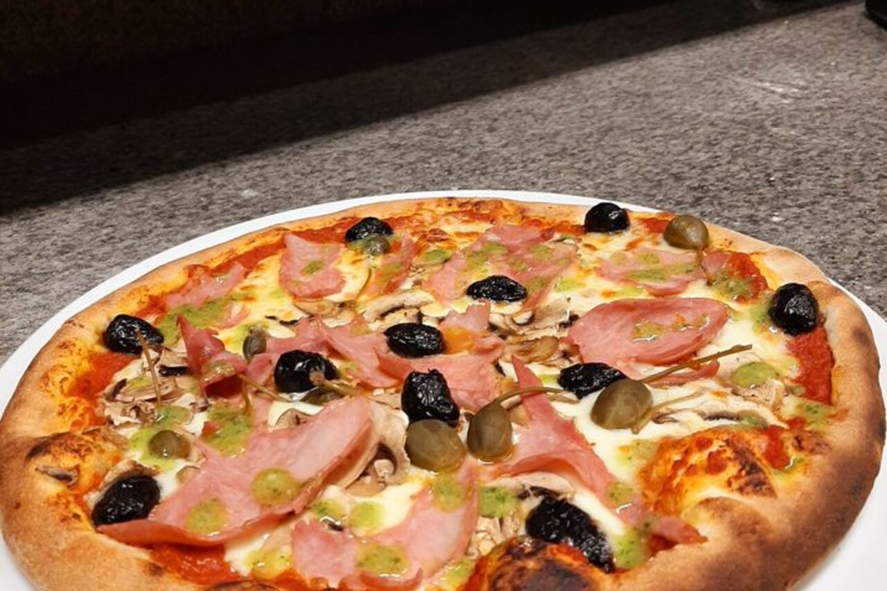 pizza cuite au feu de bois