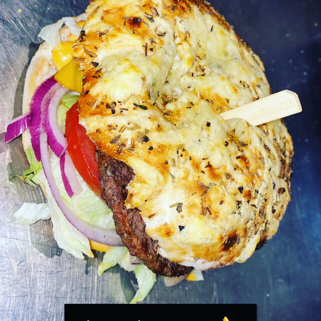 Burger cheesy