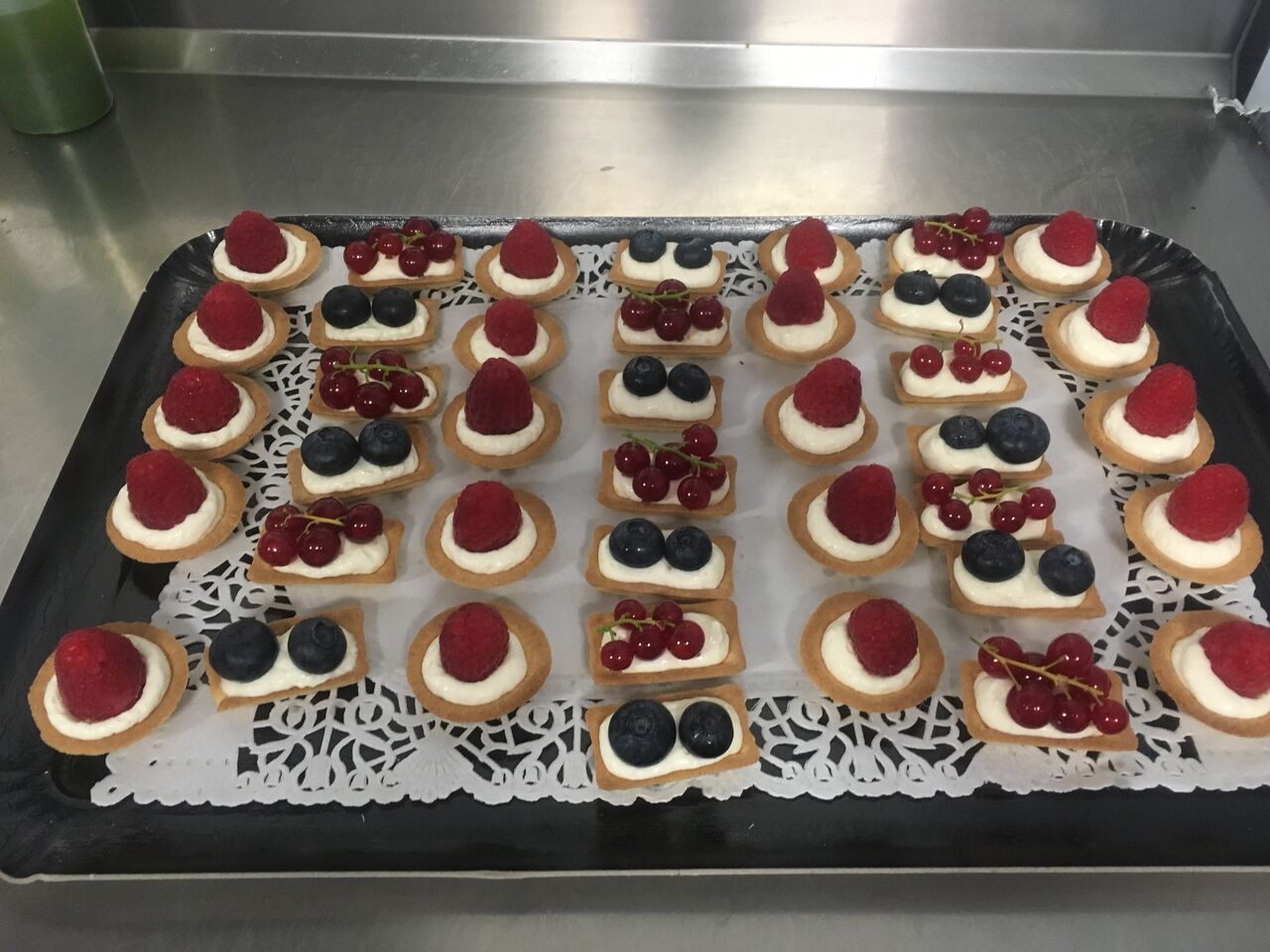service traiteur mini tartelettes aux fruits