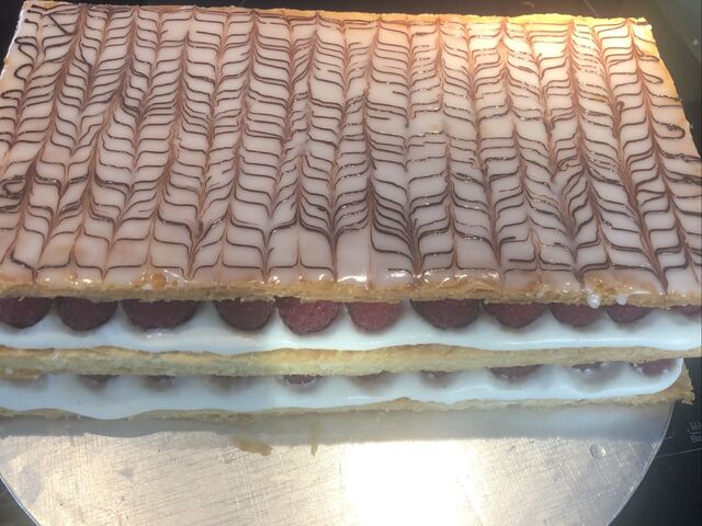 Mille-feuille ,crème diplomate et framboises.