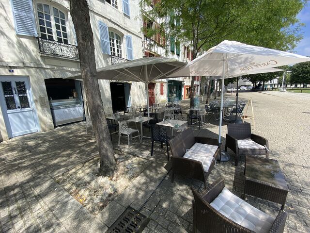 9 Rue rue Pelletier Terrasse face à Esp Rolland Barthes