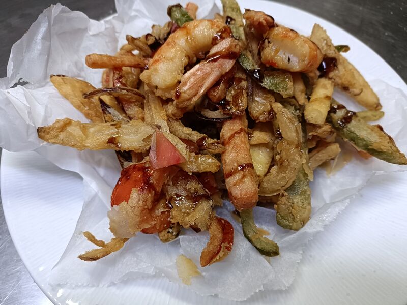 TEMPURA DE VERDURAS Y GAMBON