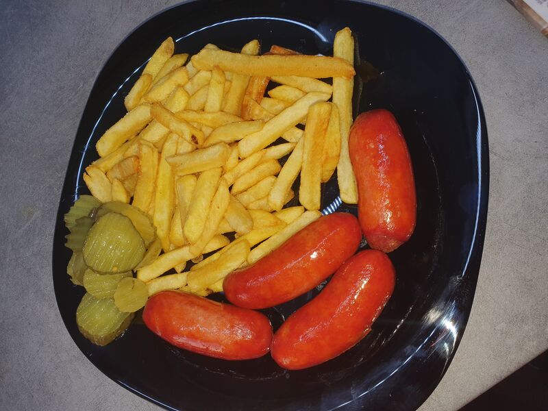 Debreceni 4-es választható üdítővel
1090 Ft