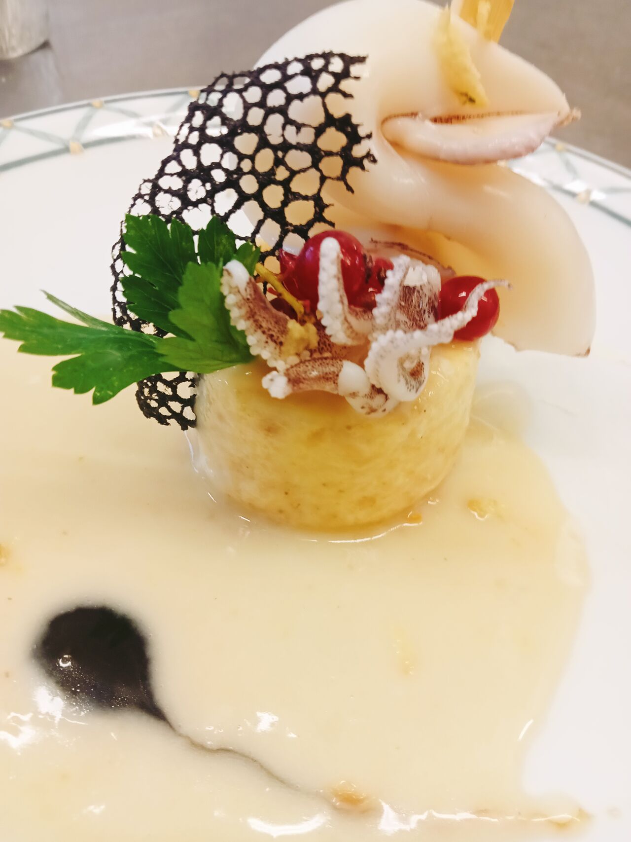 Flan di Mare in Veste di Corallo Nero