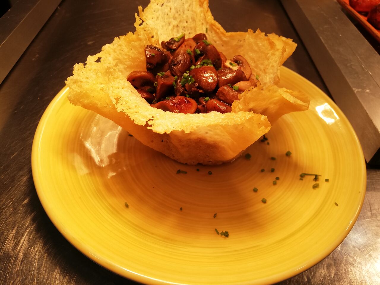 Cogumelos em Cesto Parmesão