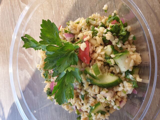 Propozycja sałatki wege.