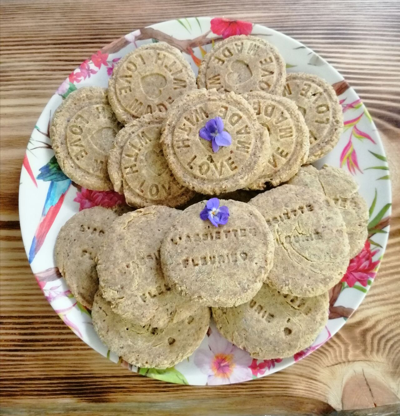 Biscuits noisette et violette