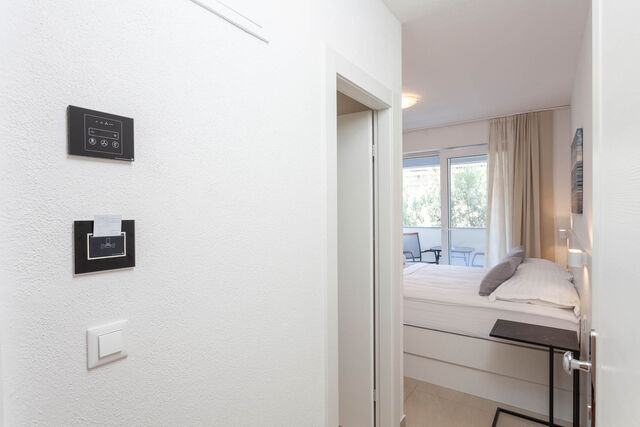 Double Room Balcony Bedroom