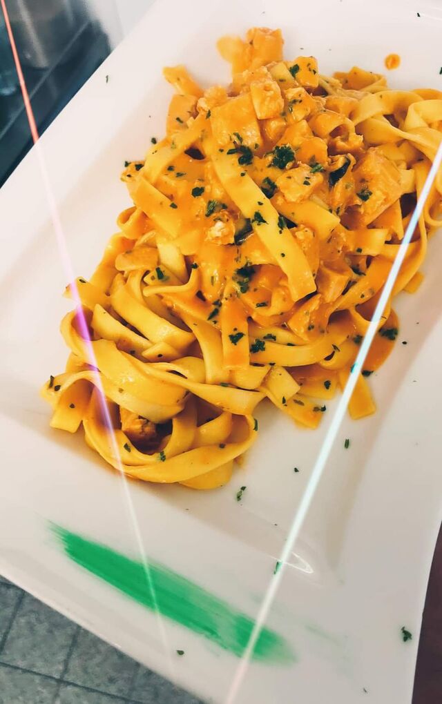 Tagliatelle al Salmone