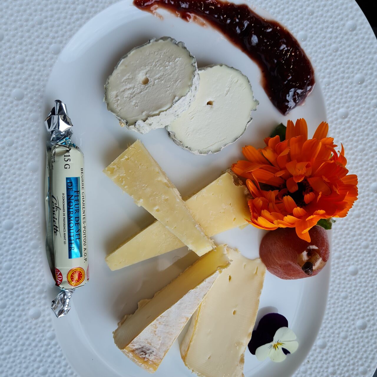 Nos assiettes de fromages pour vos dîner ou déjeuner.