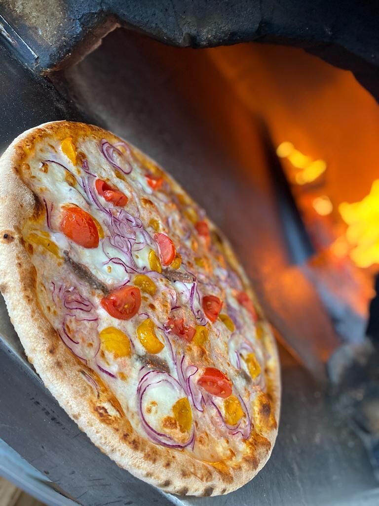 Ecco la pizza speciale che vi proponiamo!!💣🍕
•Pomodoro
•Bufola
•Cipolla Rossa
•Pomodorini Rossi/Gialli
•Acciughe 