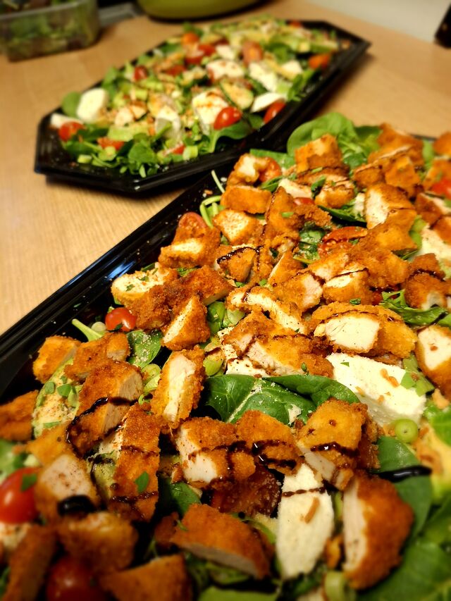 Salade avez de poulet pané