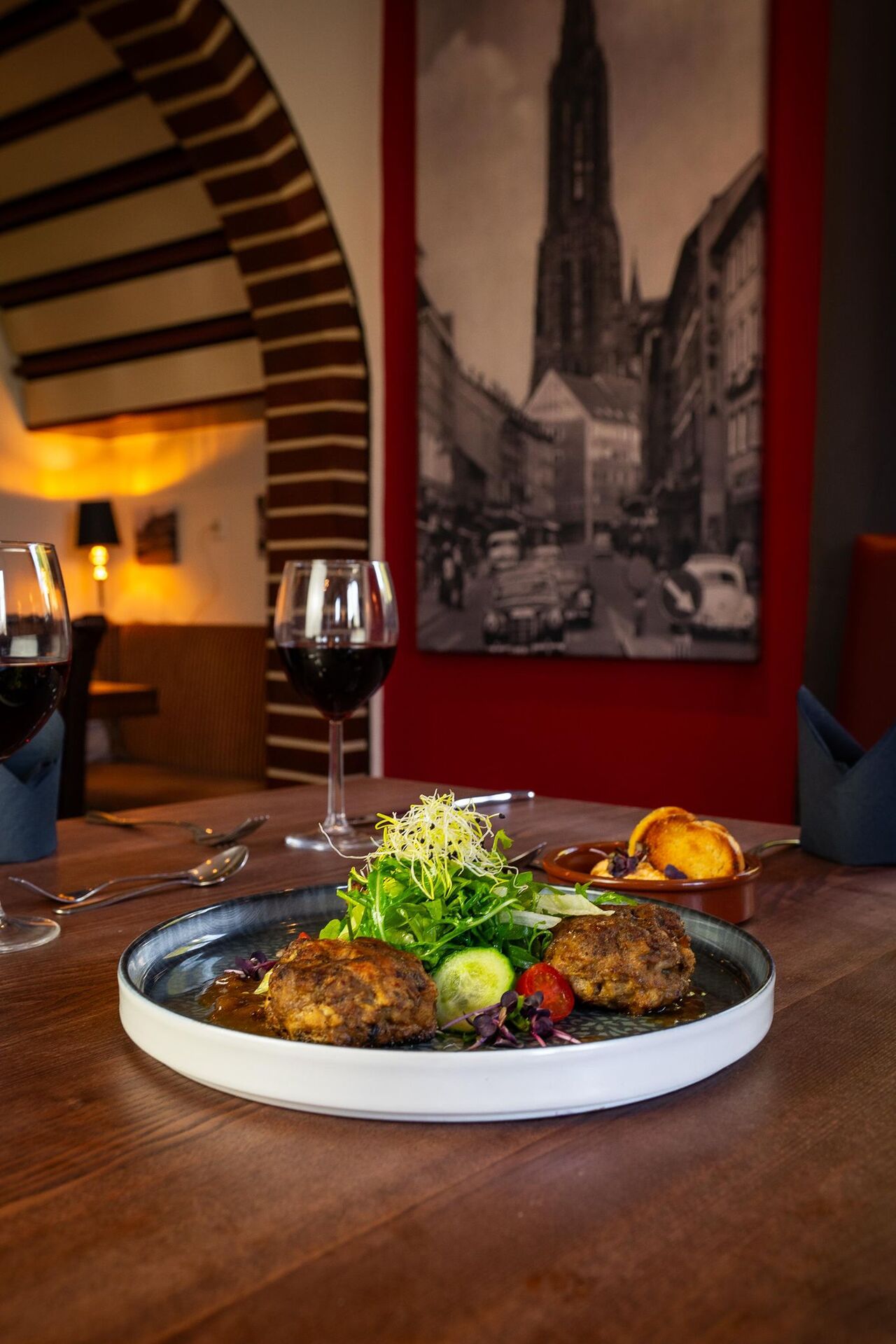 OMA’S FLEISCHPFLANZERL