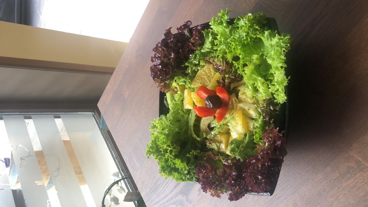 Lollo Salat mit Fenchel und saftige Orangen