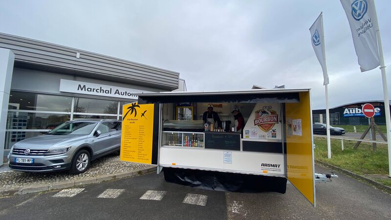 Journée porte ouvert volkswagen Chalons en champagne
Dégustation en verrines :
snaking et rougail saucisse & sauce crevette 