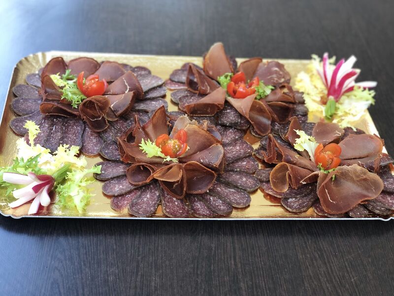 Soujouk et Basterma soit les incontournables d’une table arménienne 😋.