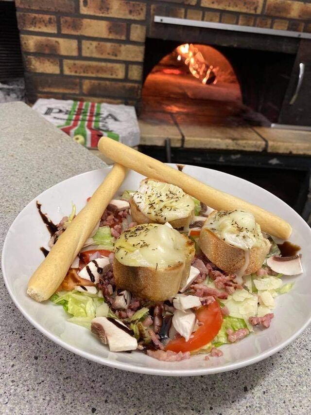 Salade de chèvre chaud 