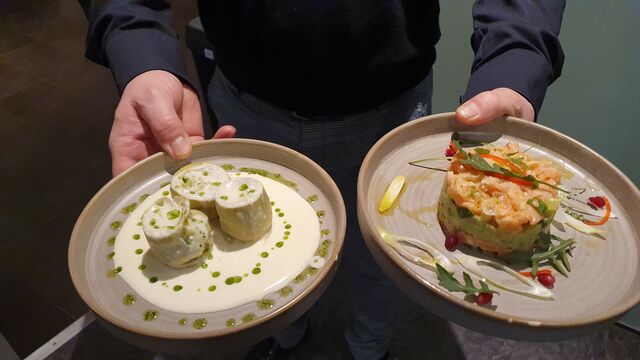 Artischocken und Lachstartar 