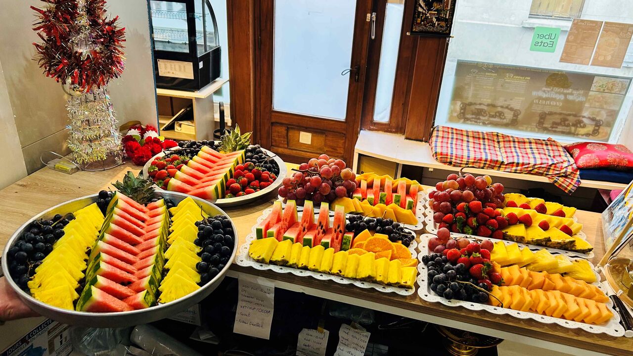 Plateau de fruits pour un dejeuner de bapteme