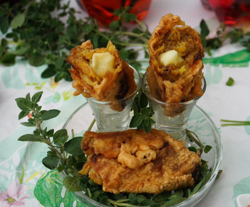 Aborrajados. / 3,00€
Panierte-gebratene Kochbanane mit Käse gefüllt.