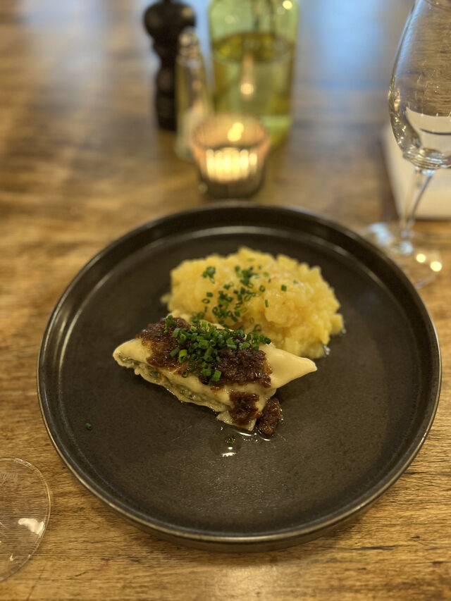 Geschmälzte Maultasche mit Kartoffelsalat