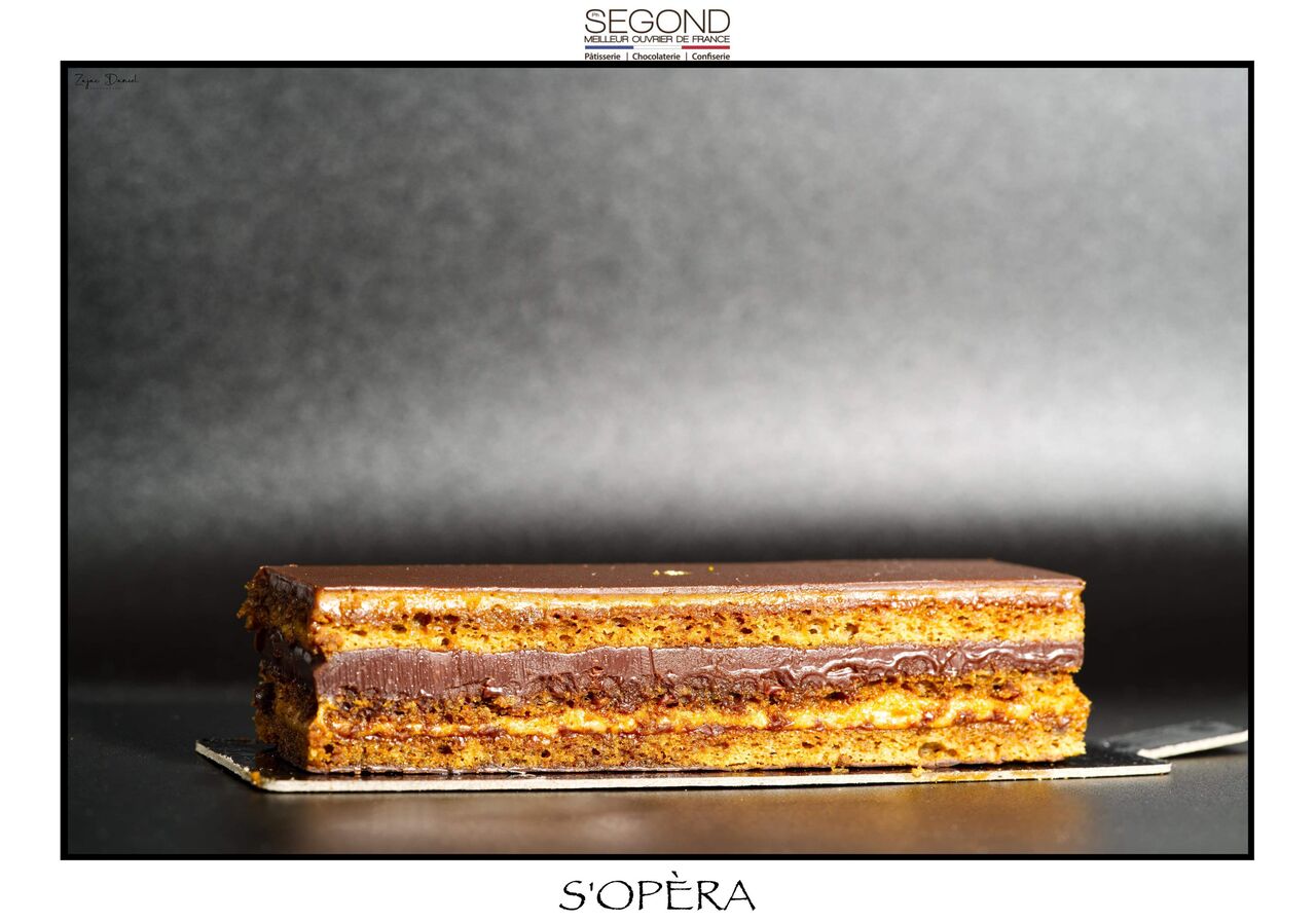 S'opéra / Biscuit joconde au café, crème café, ganache amère.