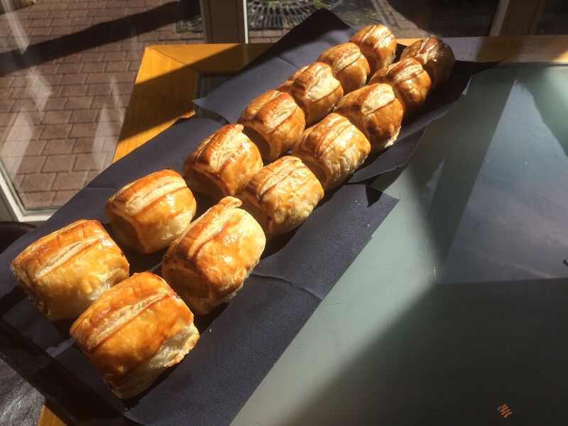 Worstenbroodjes van kip