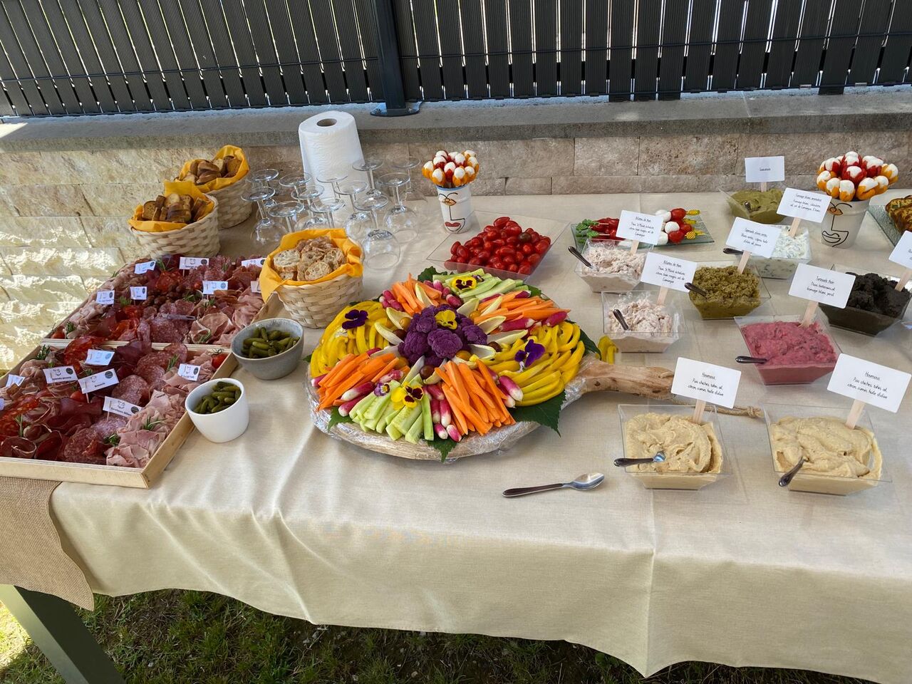 Crudités et tartinades variées
