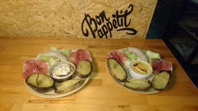 NOTRE SPECIALITE L ASSIETTE PIZZERIA AU BOUDIN BLANC