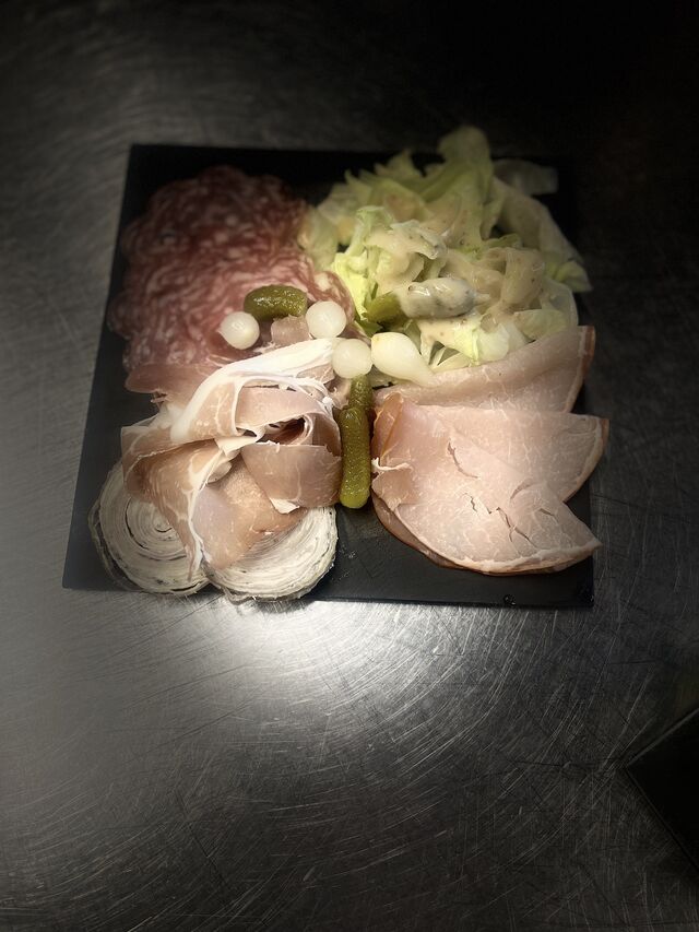 L’assiette de charcuterie 
