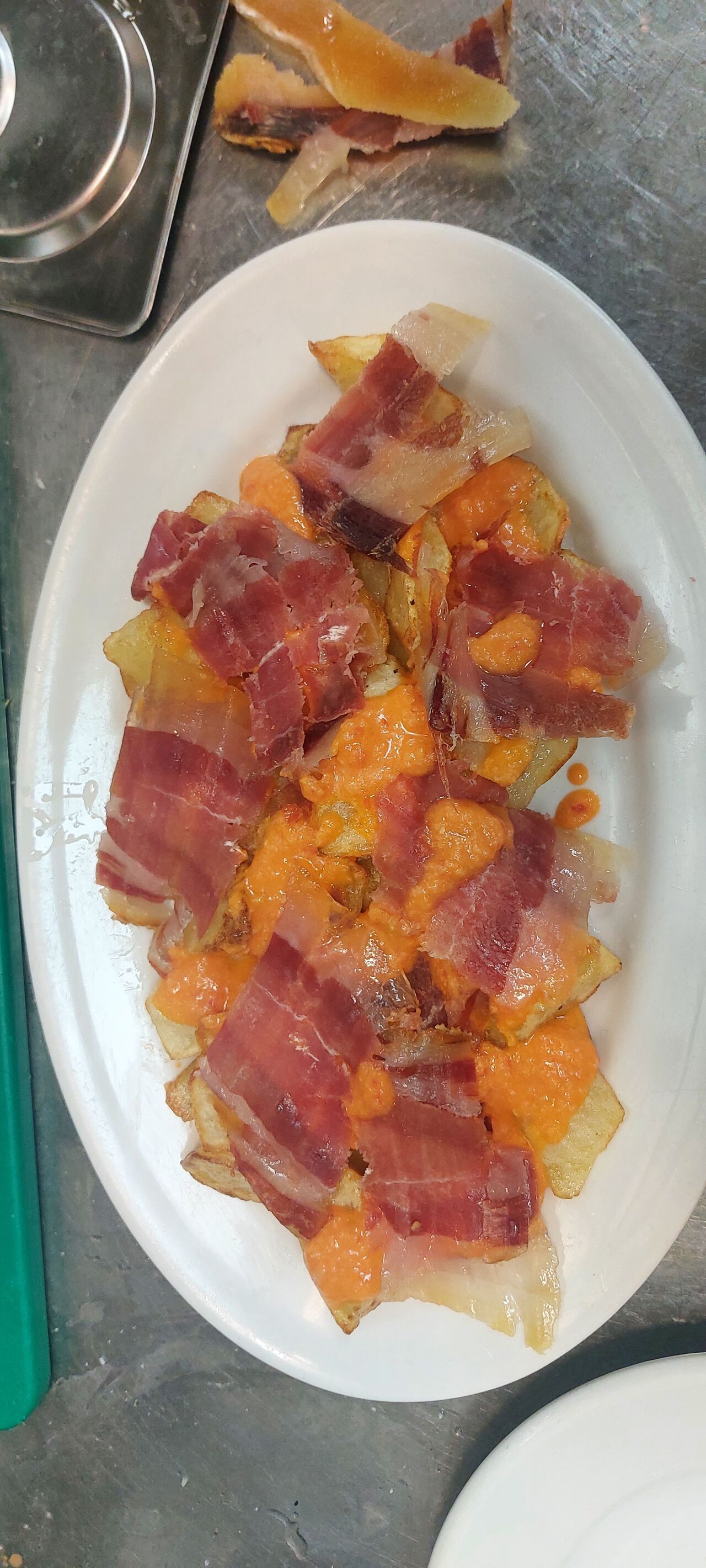 Papas con salmorejo y jamón ibérico 