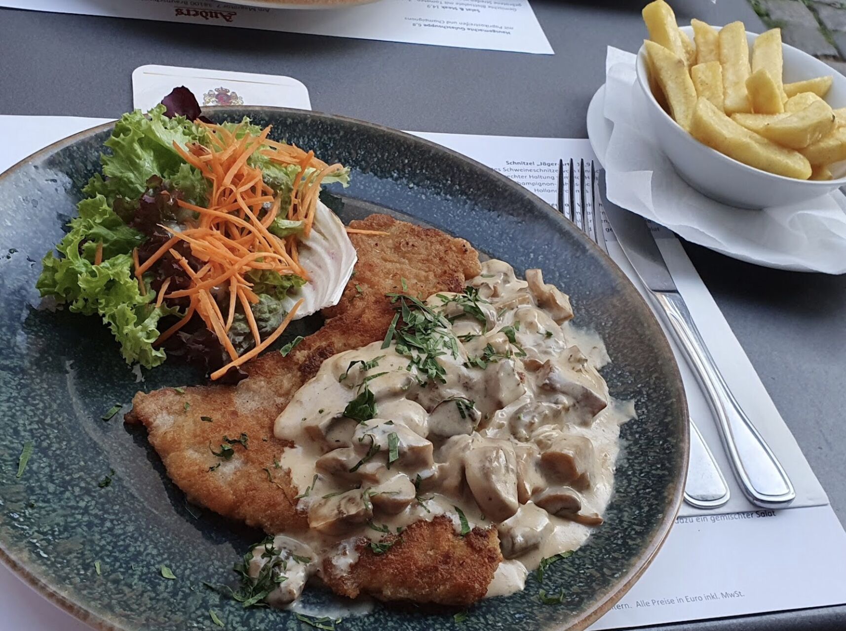 Wählen Sie Ihr Hauptgericht und überlassen uns das Übrige...