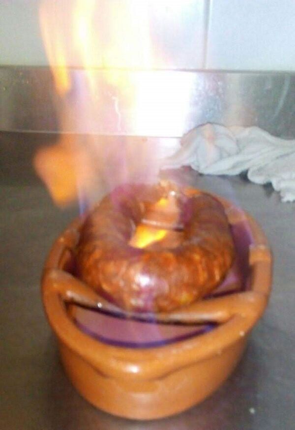 Venha degustar do nosso chouriço à bombeiro