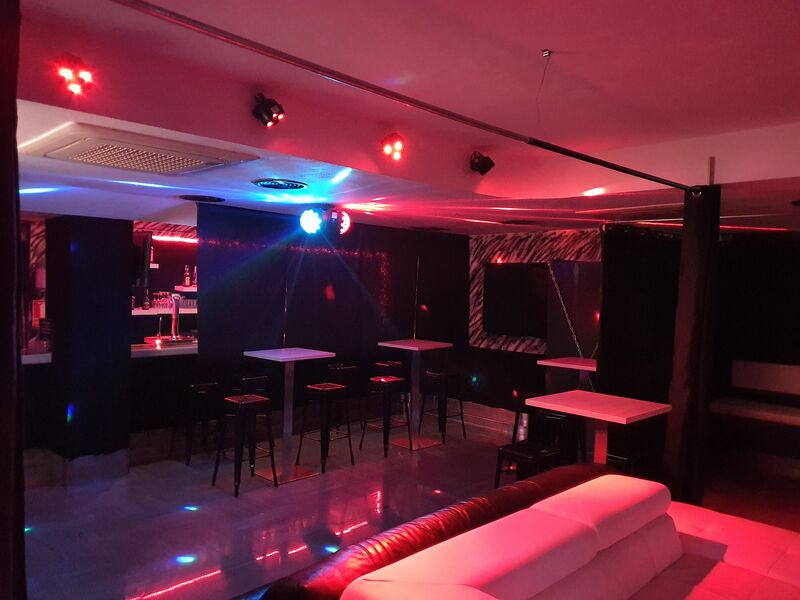 Vente a relajarte a nuestro local, en la calle la nogalera 107