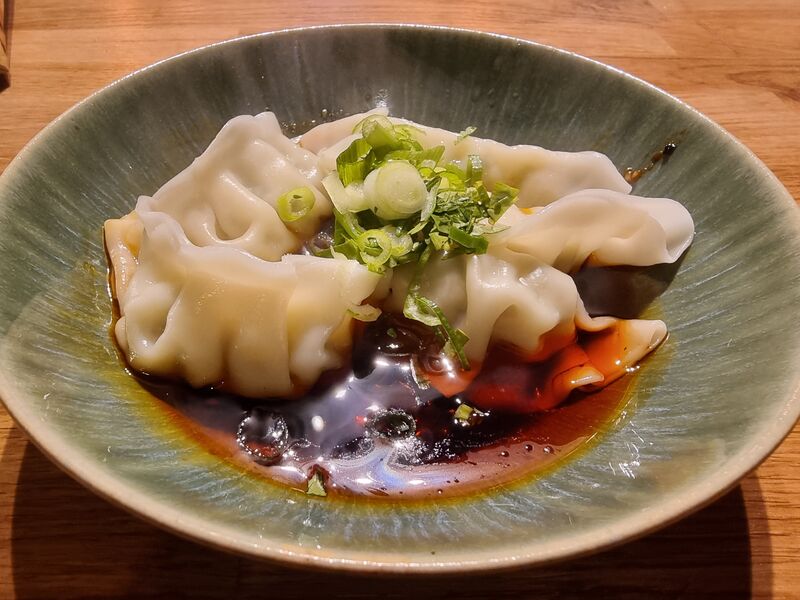 Raviolis avec huile piquante 钟水饺