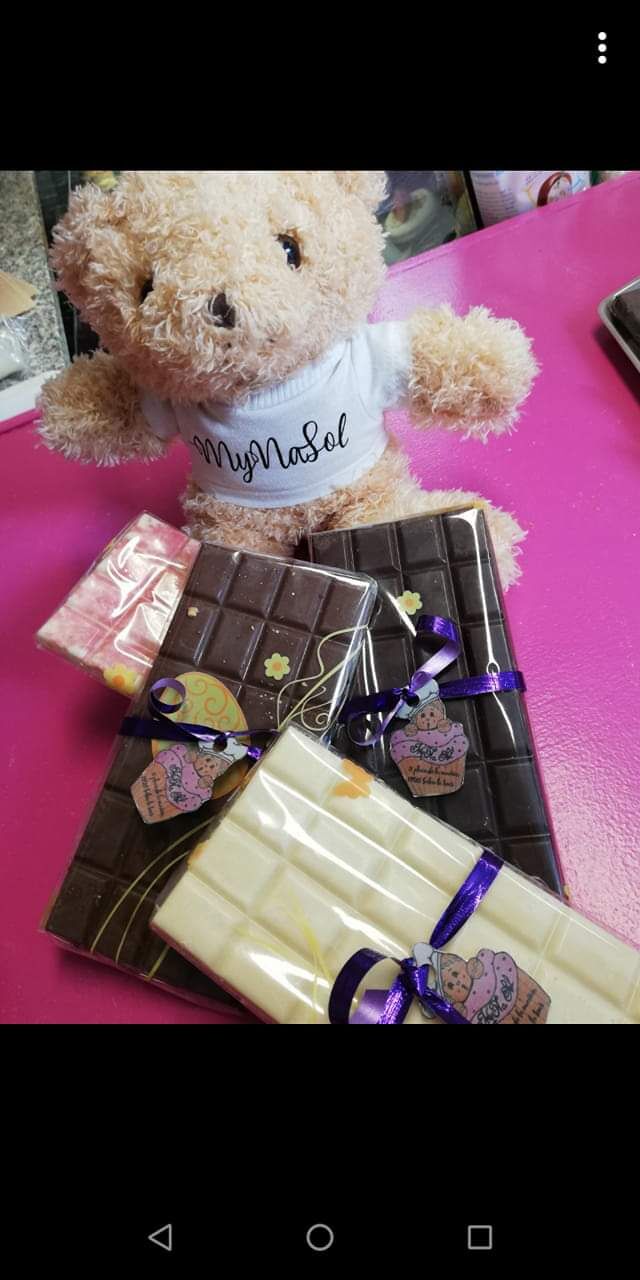 Tablette de chocolat lait, noir et blanc