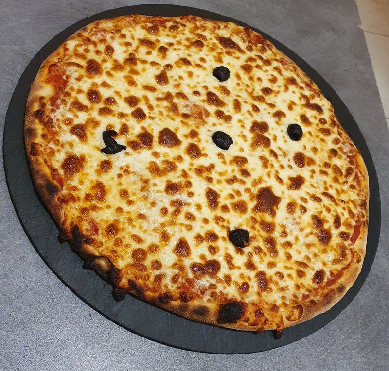 MARGARITA:
Base tomate, mozzaerlla, olives.
