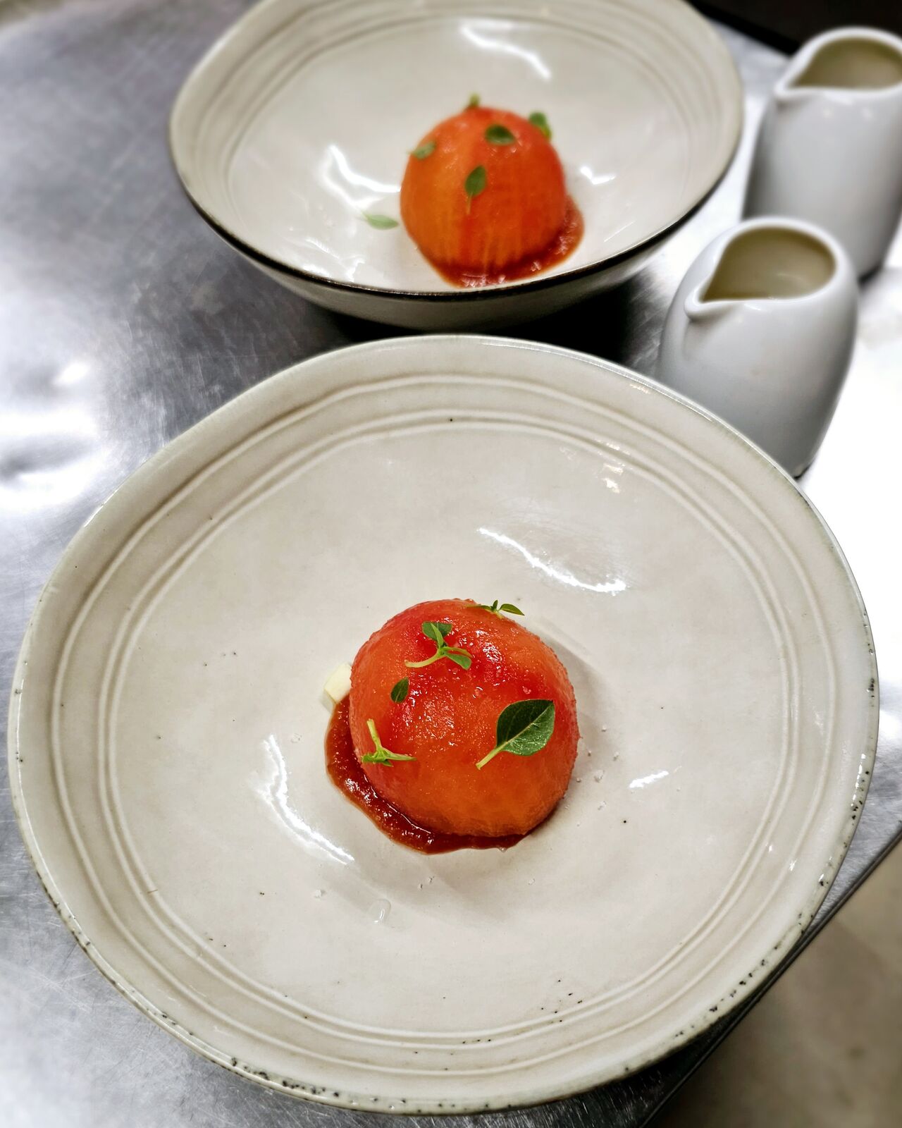 - LA TOMATE