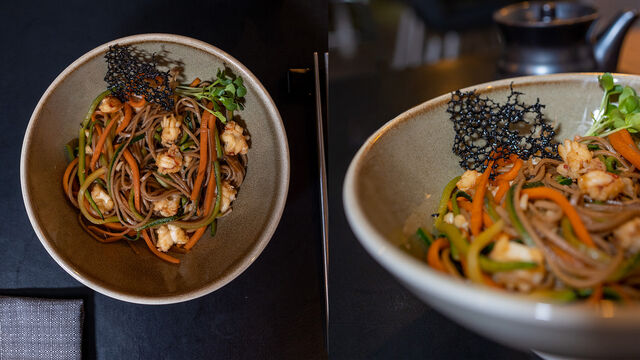 Yakisoba con gamberi